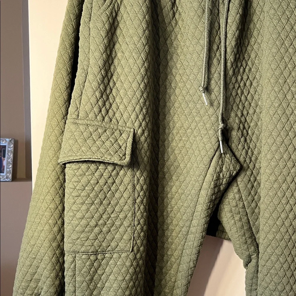 Olive Quilted Women's Hoodie and Jogger Set - Picture 5 of 5